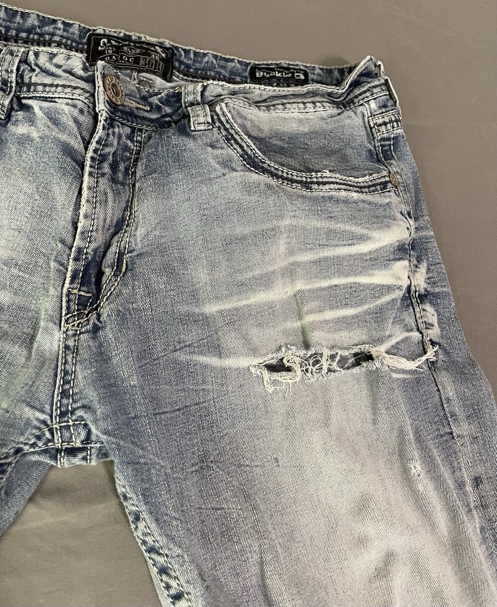 Salvage by Buckle Havoc Slim Straight Men’s 36R Light Wash Distressed Jeans EUC